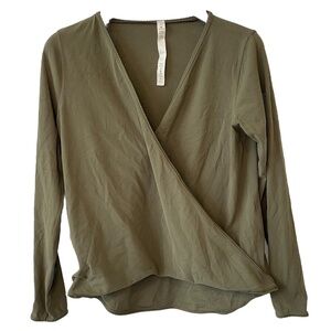 Lululemon Green Full Freedom Surplice Hem Long Sleeve Shirt - Size 6 Sage